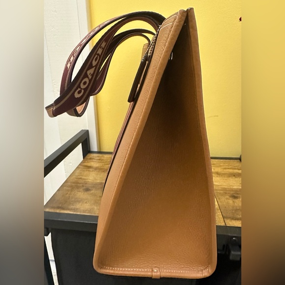 Coach Tan and Burgundy Shoulder Bag - Picture 6 of 9